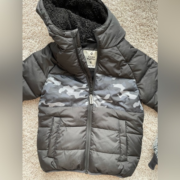 Set of 2 boys coats - Picture 3 of 3